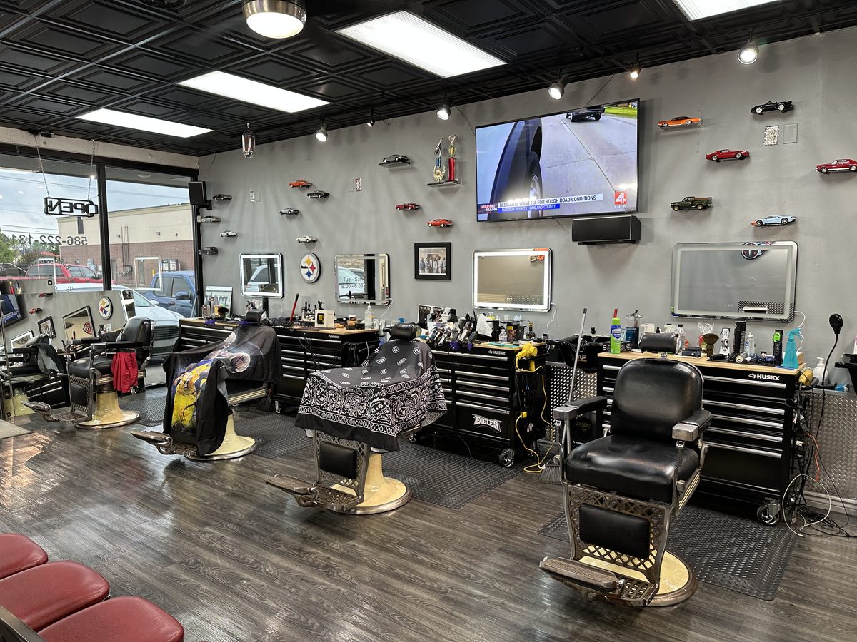 Inside 20 & Out Barbershop — Warren, MI